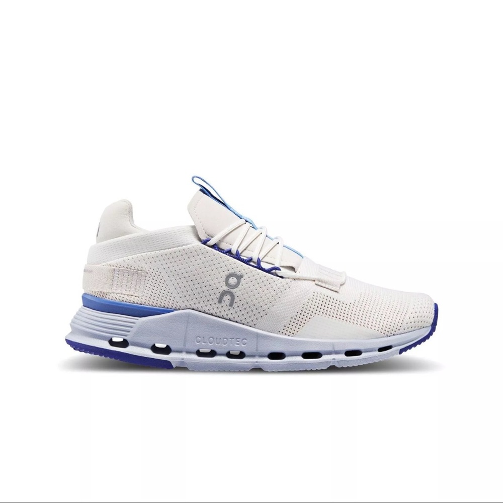 Womens On Cloudnova size 10 like new